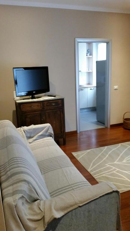 Ricciardi House room 6